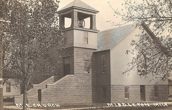 Middleton - Old Postcard (newer photo)